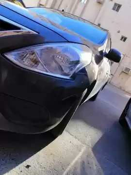 مستعملة Nissan Sunny للبيع في الدوحة #5493 - 1  صورة 